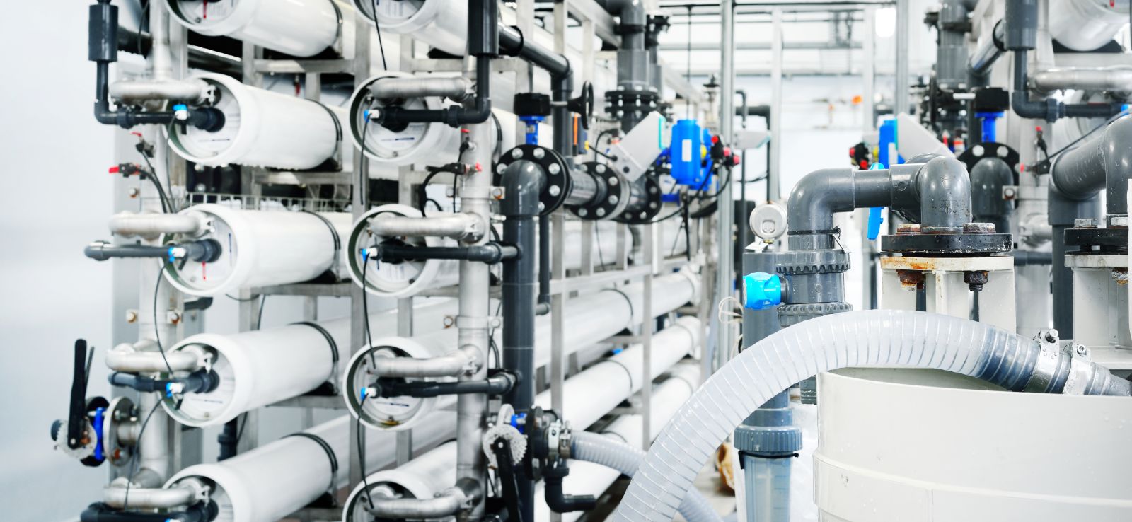 Reverse osmosis system maintained with membrane cleaning chemistry