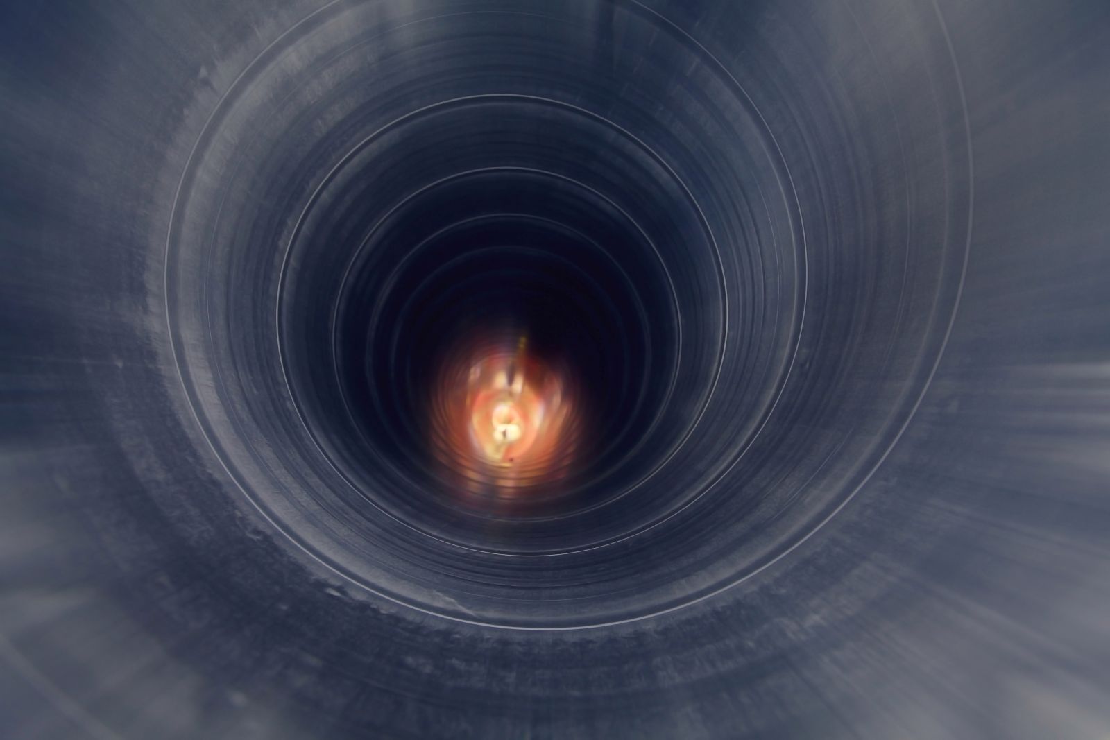 Inspection view inside a closed-loop treatment pipe